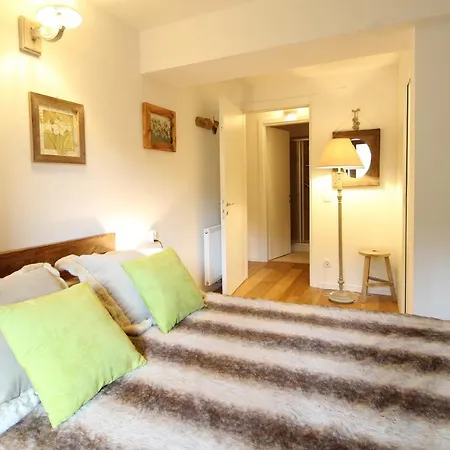 Rosie Design - Charming Near Slopes