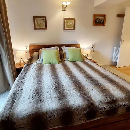 Rosie Design - Charming Near Slopes