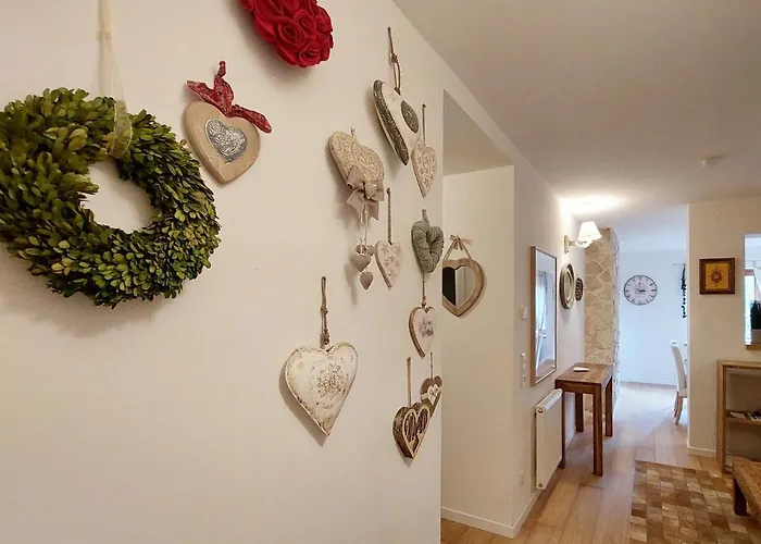 Rosie Design - Charming Near Slopes