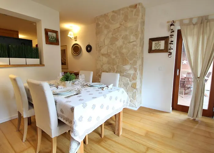 Rosie Design - Charming Near Slopes Апартаменти *